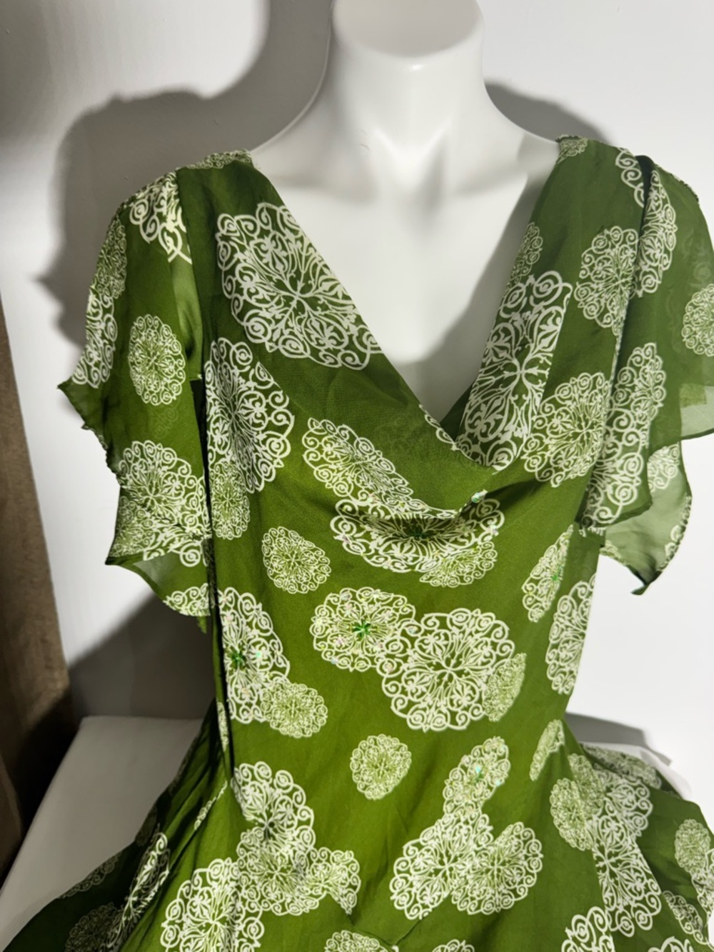 Robbie Bee Green and White Medallion-Print Dress